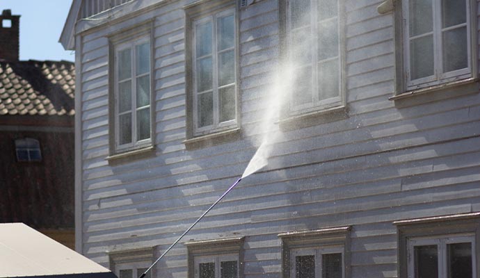 house cleaning with high pressure washing