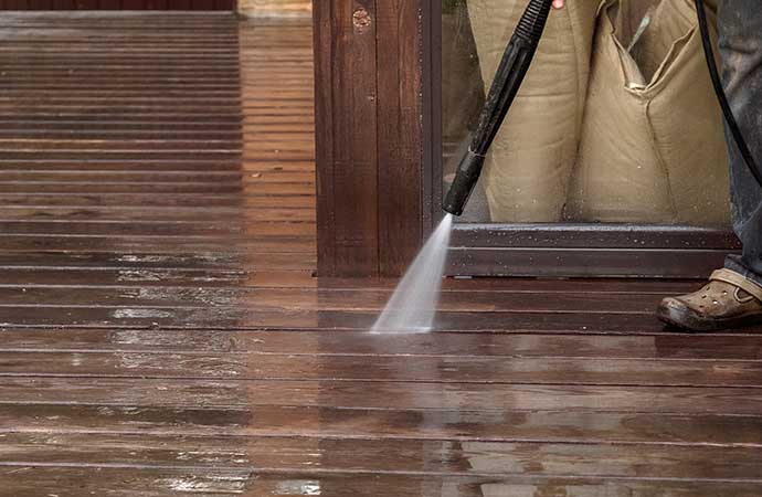 Power Washing & Comercial Floor Cleaning